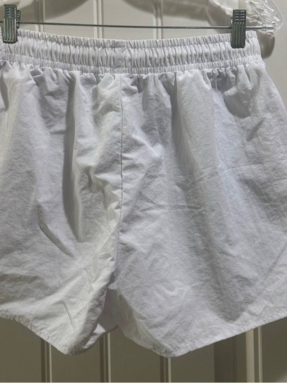 ALO Yoga Alumni White Elastic-Waist Athletic Shorts and Pull over SET - Picture 3 of 6